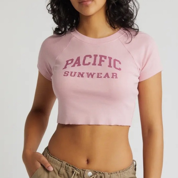 NWT PACSUN arch raglan crop t-shirt. Color: Pink | Size: Medium - Picture 1 of 6